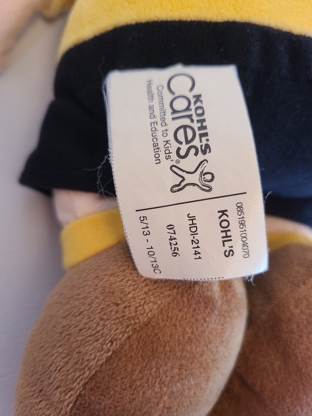 Charlie Brown Plush Doll Toy - Picture 5 of 9